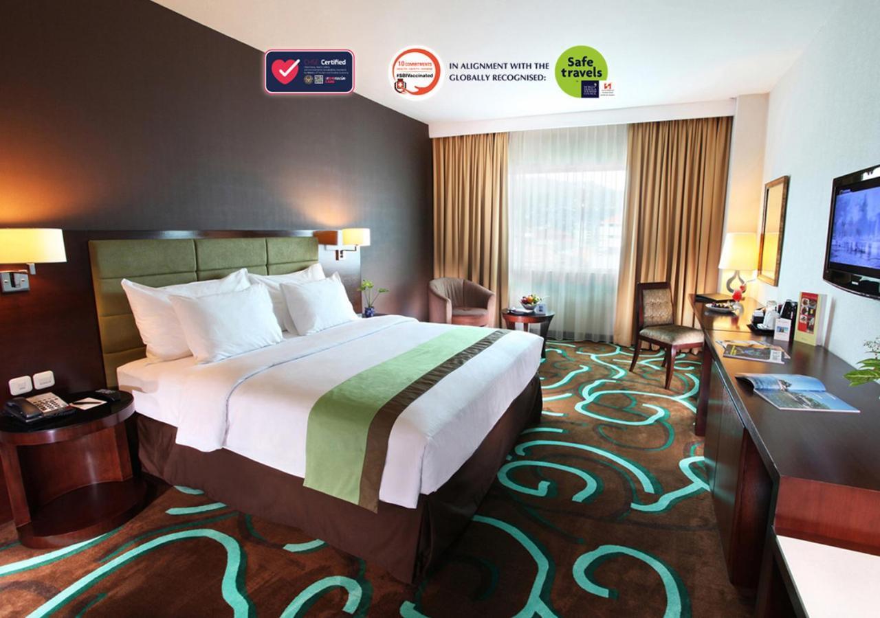 Swiss-Belhotel Амбон Екстер'єр фото